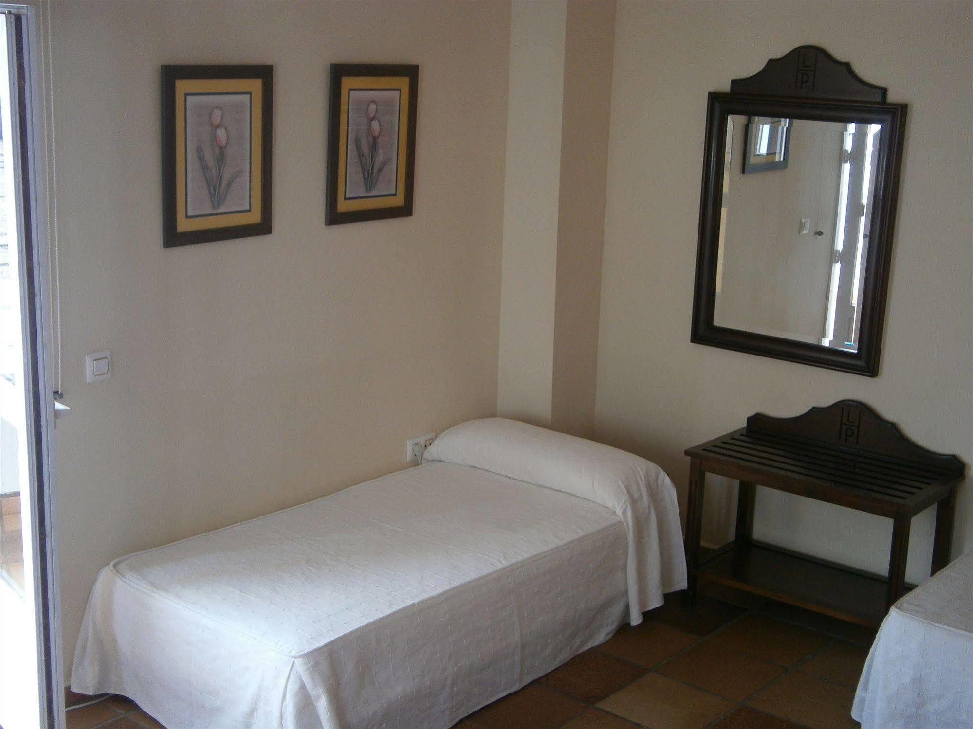 La Palmosa Hotel Alcala de los Gazules Bagian luar foto